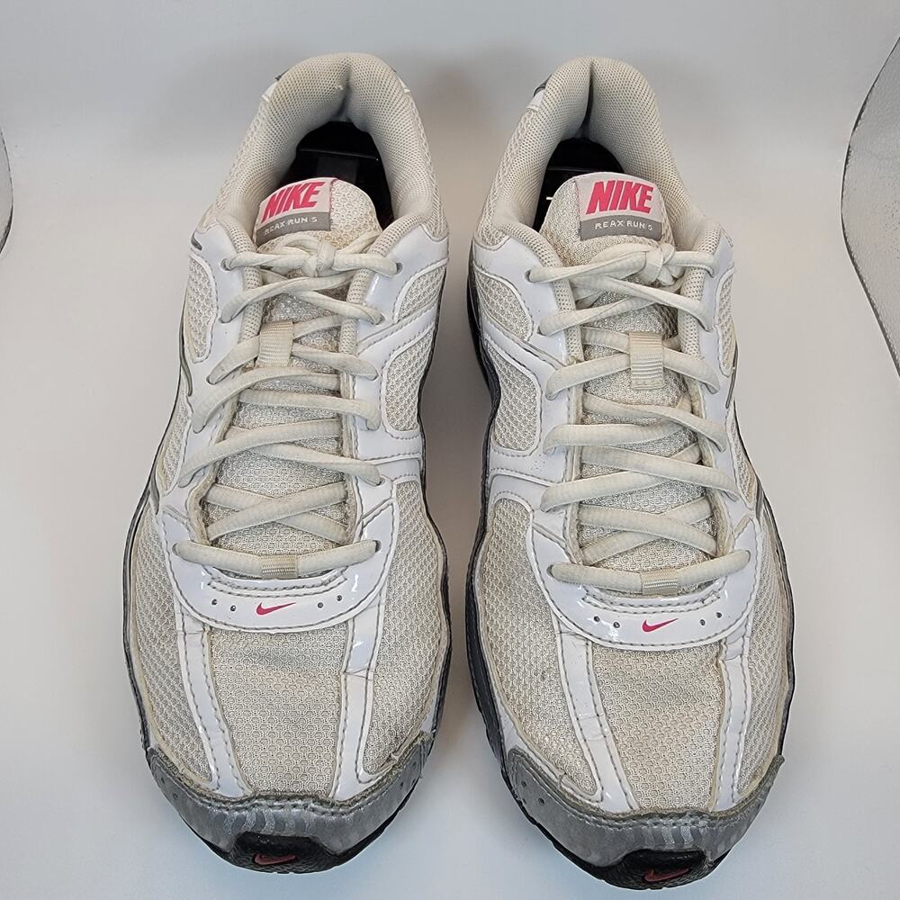 Nike Reax Run 5 Women’s Running Shoes White Silver Pink Size 8.5 No Inserts - Picture 2 of 15